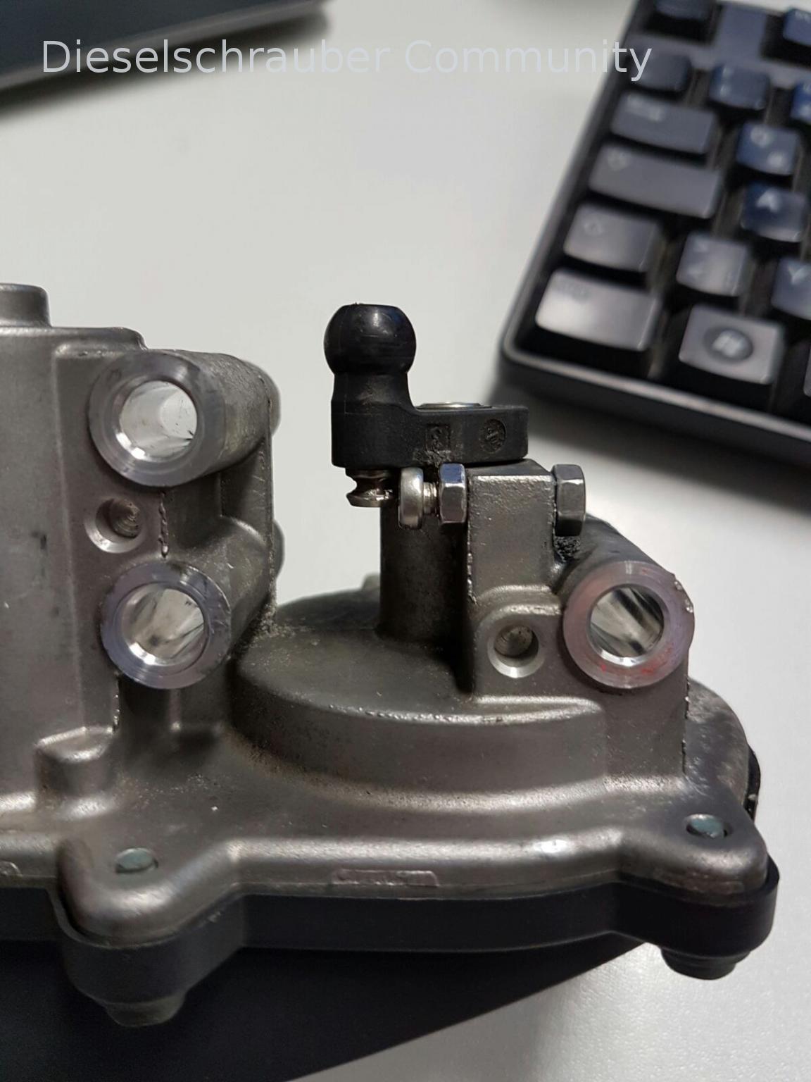 Schraube als mechanischer Anschlag für Hebel V157-mod.jpg
