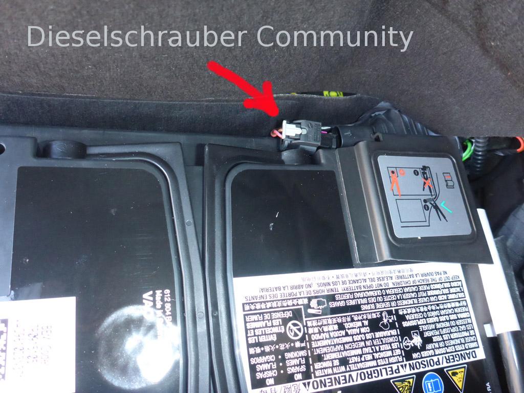 Stecker neben Batteriepol - Funktion? Steckerfrage.jpg
