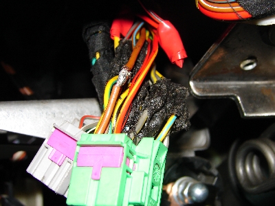 Hier ein Foto von dem Unfug :) zvstecker.jpg