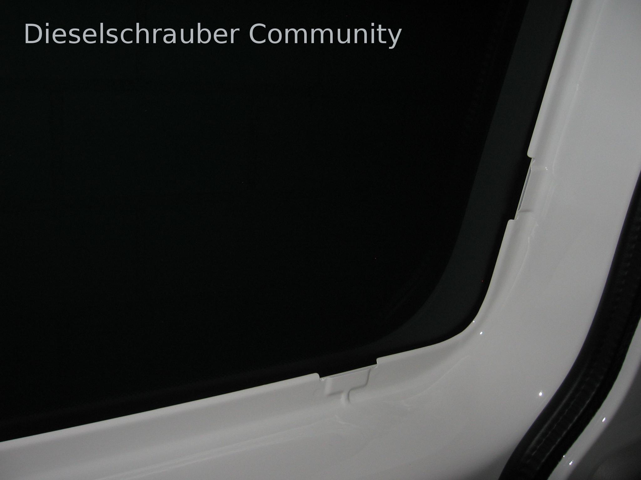 T6 Kastenwagen, dreckige Scheibenränder? T6-Kastenwagen-Innenfenster-Rand.jpg