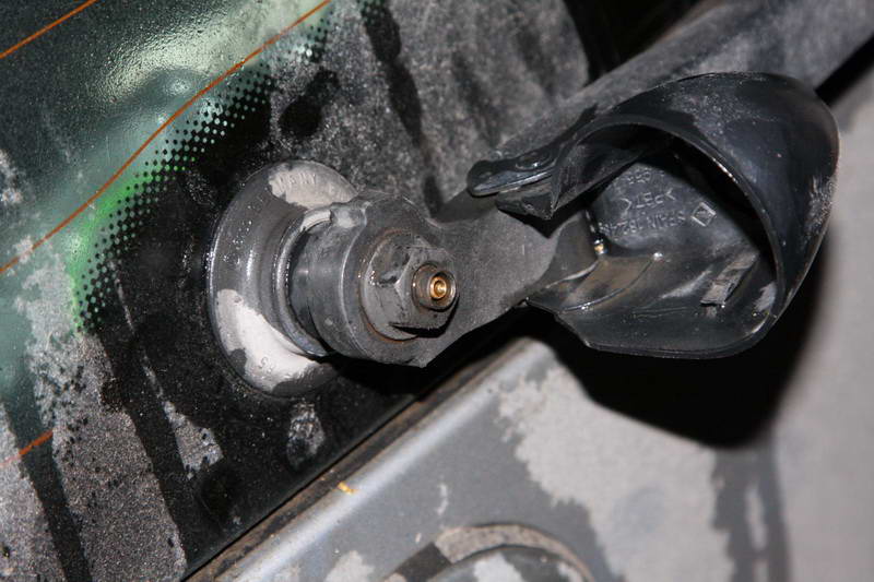 Mitdrehende Waschdüse Heckwischer (hier Golf4) Waschduese_0002.jpg