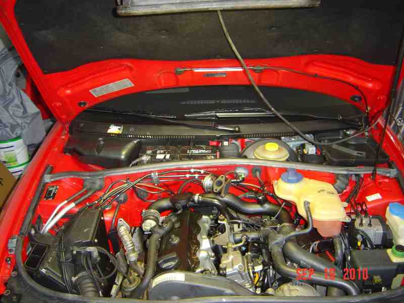 Übersicht Motorraum vor der Teilschlachtung DSC00800Red25_800x600.jpg