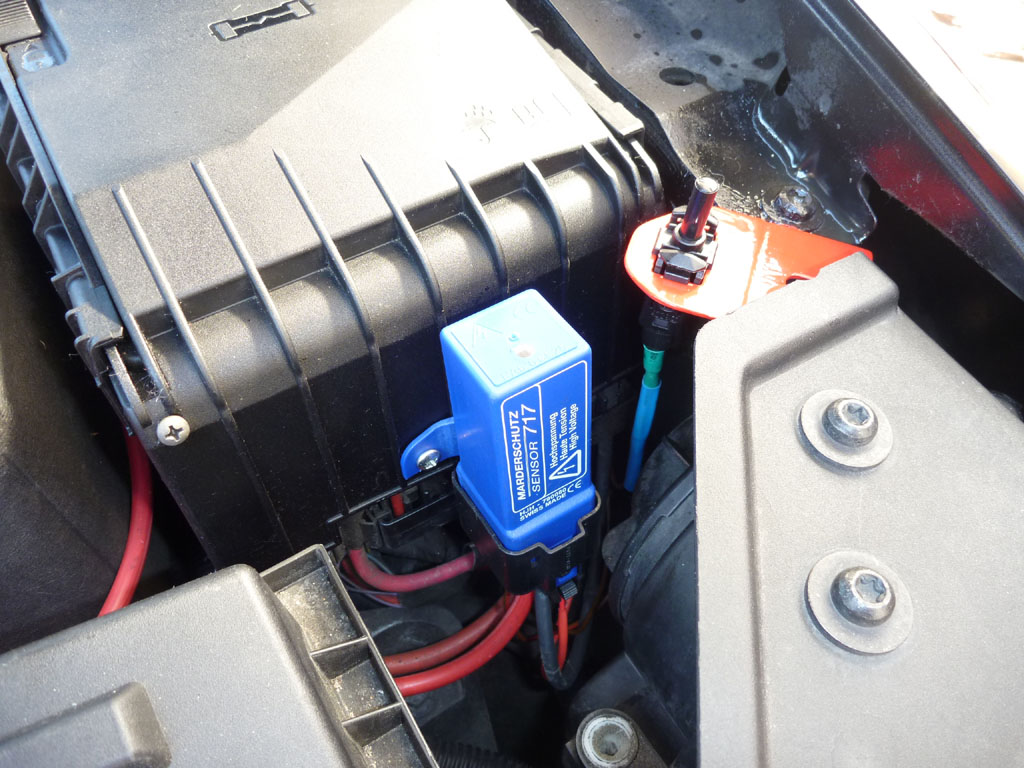 Klemme 15 Motorraum / Zentralelektikkasten Maderschutz2.jpg