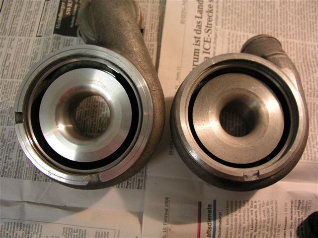 Beide Verdichtergehäuse im Vergleich
KP39B links, KP39 rechts P1010823.jpg