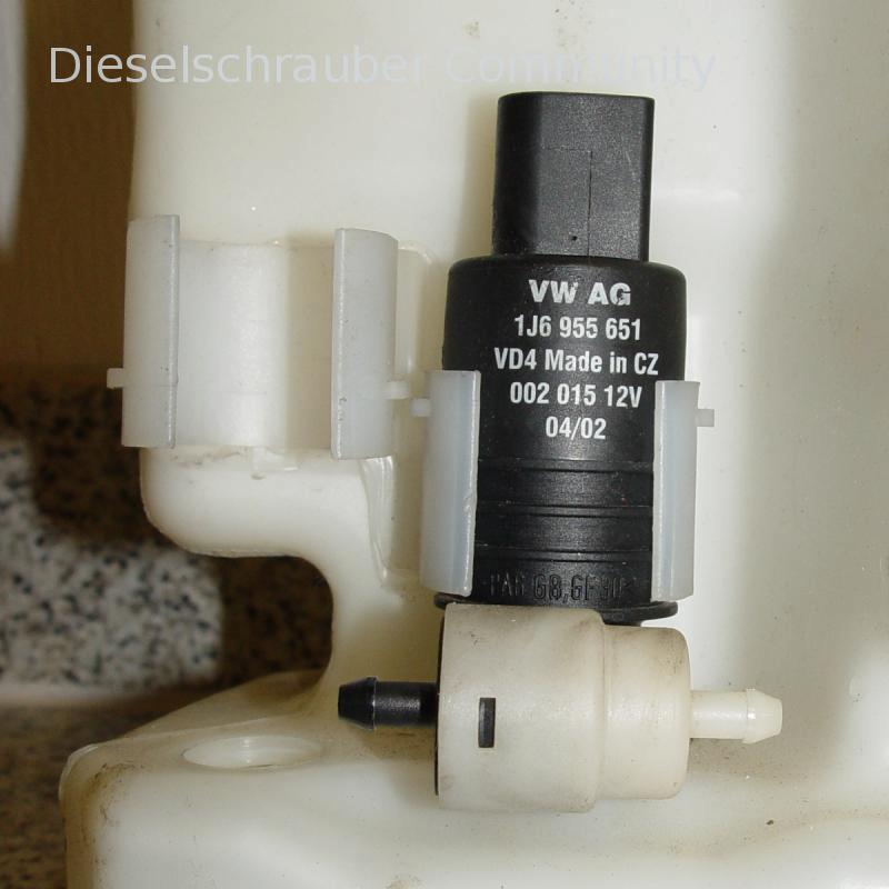 Scheibenwaschpumpe leckt: Tips zum Abdichten? Wischwasserpumpe-1J6955651.jpg