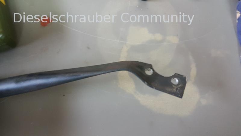 Dann habe ich das neue KW-Rad und eine neue Schraube eingesetzt. Drehmoment: 90 Nm und dann versucht 90º Drehwinkel anzusetzen. Das Ergebnis war dann das. 24.jpg
