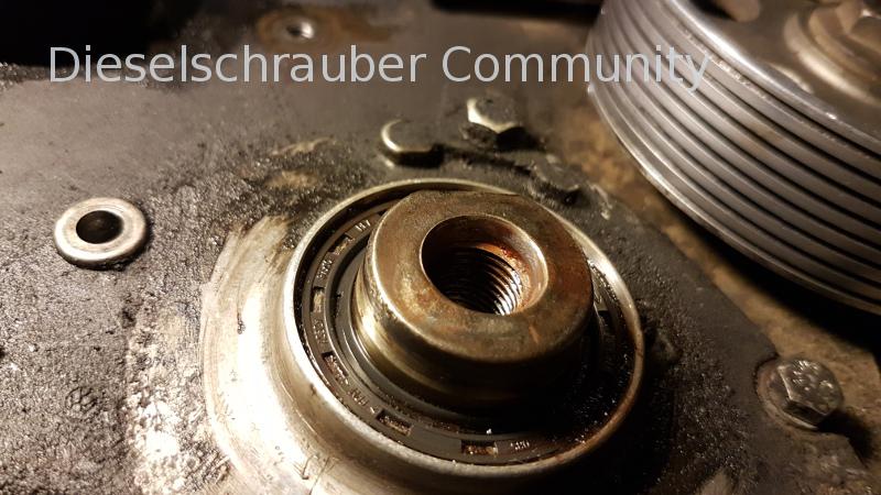 Der Stumpf der Kurbelwelle vor der "Intervention" 14.jpg