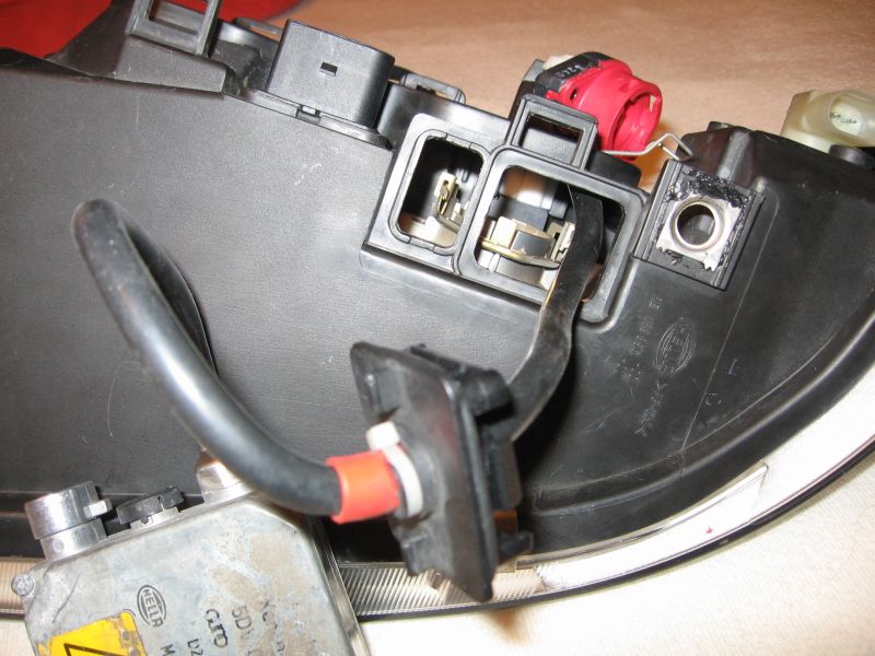 Replacing xenon ballast, Audi A3, but how? XenonScheinwerfer002_klein.jpg