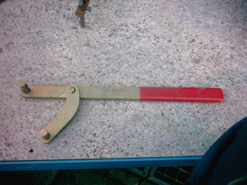 Special tools for V6 TDI engines (AKN/AFB/AKE) Gegenhalter.jpg
