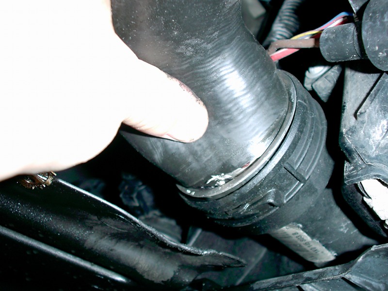 Air leak in the intake system leck.jpg