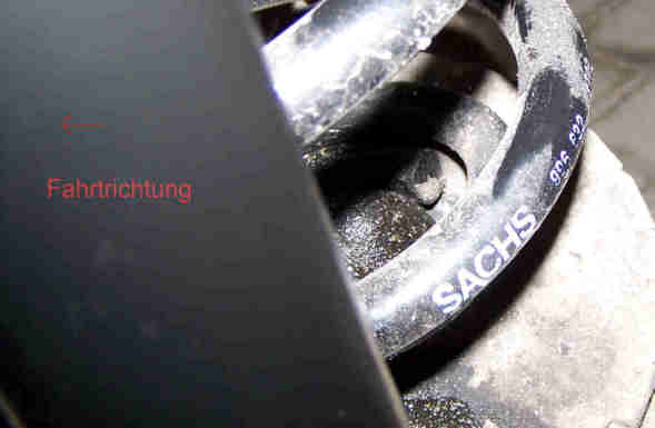 Stoßdämpferwechsel Passat 3B Variant pp725810.jpg