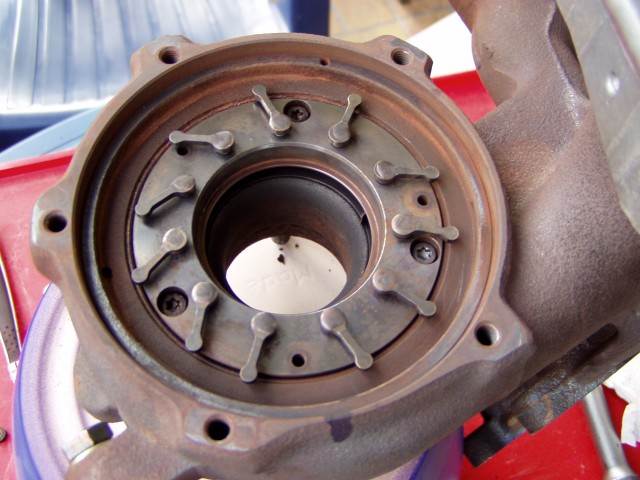 Is a slight squeaking sound from the VTG adjustment normal? P5241130.JPG
