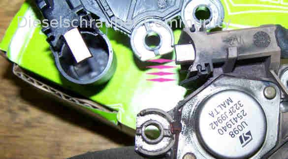 Der Lichtmaschinenregler ist aus einer 120A Passat Lima mit 254tkm auf der Uhr.Die vordere Kohle geht ja noch gemessen an der Laufleistung. Aber die hintere ist fast nicht mehr da. AJM 254000.jpg