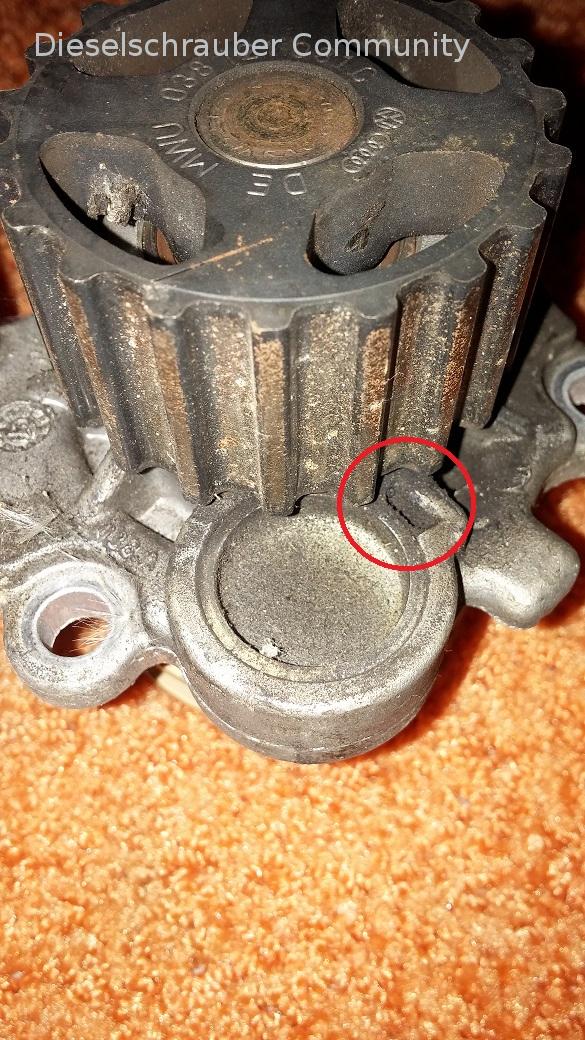 Leaky water pump 20151206_170631.jpg