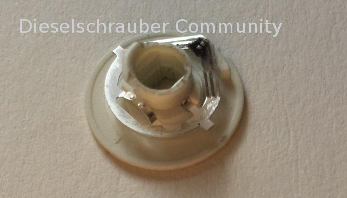 Abnehmer (G221) verschmutzt.JPG Abnehmer (G221) verschmutzt.JPG