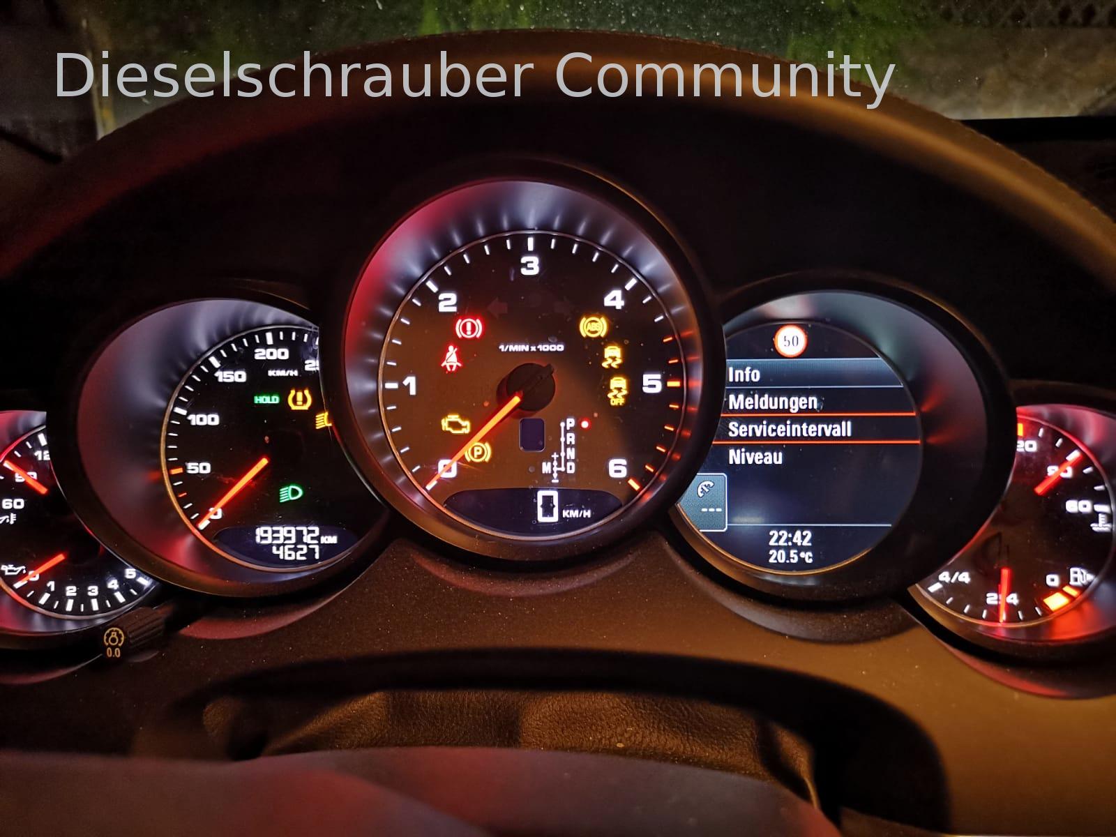 Porsche PoCOM Service Intervall WhatsApp Image 2019-07-14 at 23.05.29 (1).jpeg