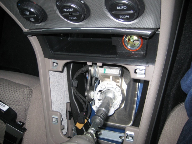 FYI: Console centrale 3C parzialmente smontata mittel.jpg