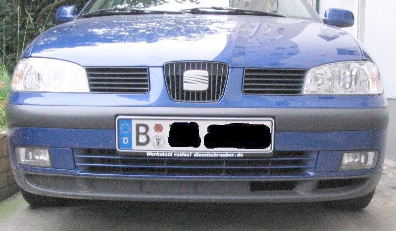 Hier noch ein Blick von vorne u.a. auf die beiden Luftschaechte des LLK. IMG_1452.JPG