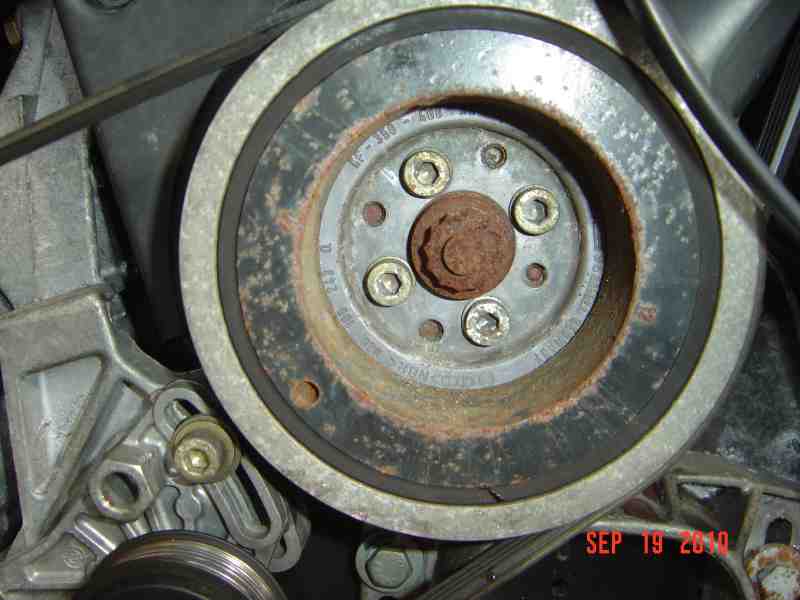 Schwingungsdämpfer mit KW-Zentral-Schraube.
WO steht da die Festigkeit?? DSC00809Red25_800x600.jpg