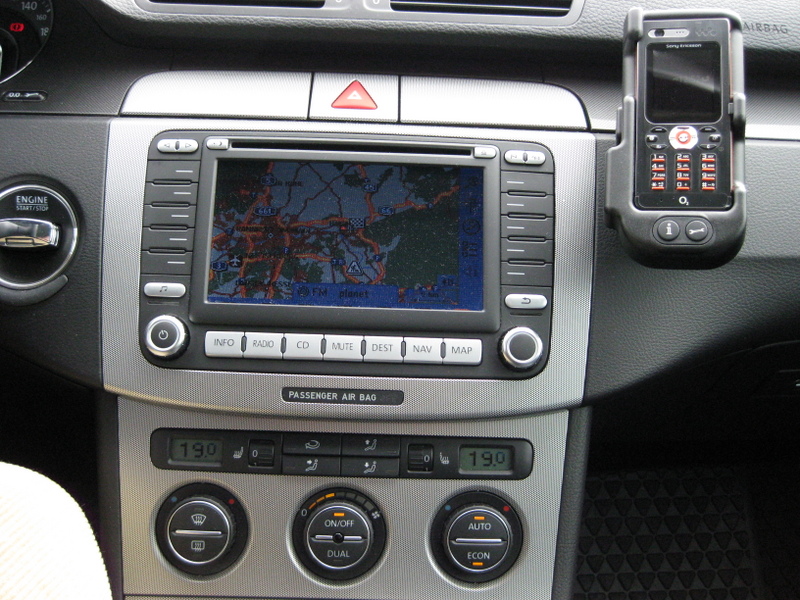 Navi Passat 3C img0102ph0.jpg