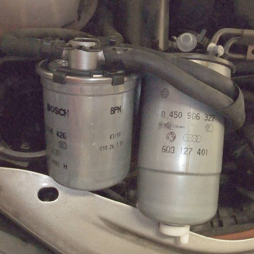 Dieselfilter mit und ohne Entwässerungsschraube DiFi_alt_neu.JPG