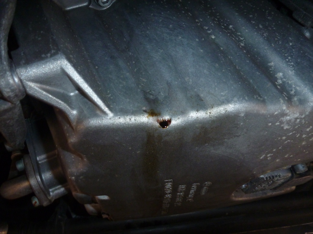 Opfer, Audi A4 B7 2.0 TFSI Ölwanne P1010269.jpg