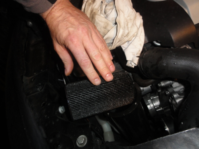 Dieselfilter schwarz, Motoröl im Kraftstoff DSC02717.JPG