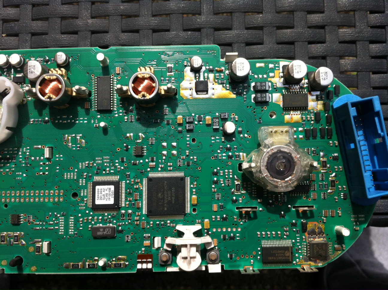 Elektronik Kombiinstrument 8L0920900N rechts. 8L0920900N-Elektronik2.jpg