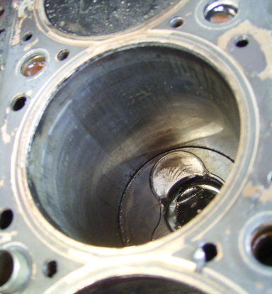 3.Zylinder mit Spuren. zylinder1b.jpg