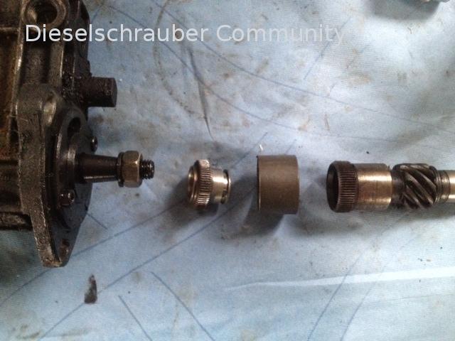 Istruzioni per il montaggio e lo smontaggio di una pompa di iniezione common rail OM605 Bild Pumpenantrieb.JPG
