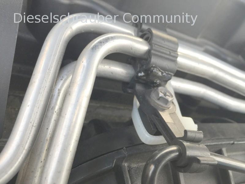 Support tubo carburante rotto BMR_Halter_durch.jpg